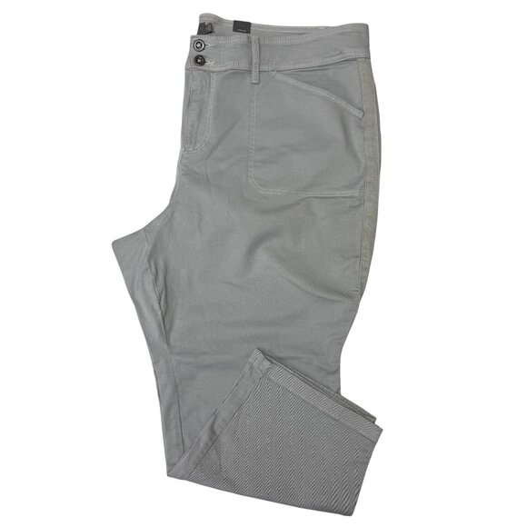 Torrid Womens Plus Size Stretch Gray Capri Pants Size 26 - Picture 1 of 8
